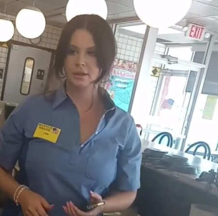 Lena Del Rey Spotted "Working" At A Waffle House In Alabama